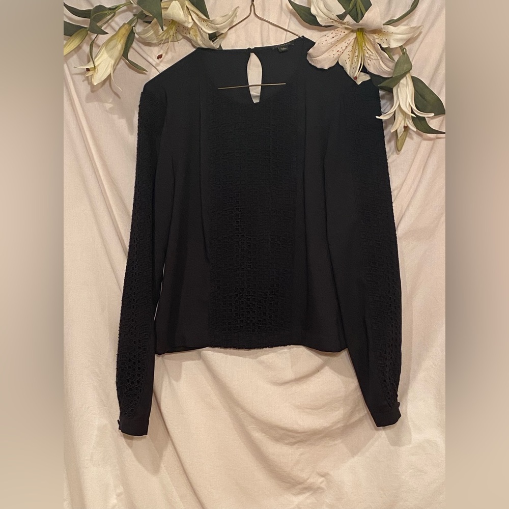 Ann Taylor. Size 2. Black dress top.